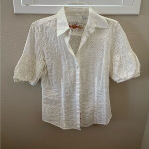 Robert Graham Elegant White Eyelet Blouse